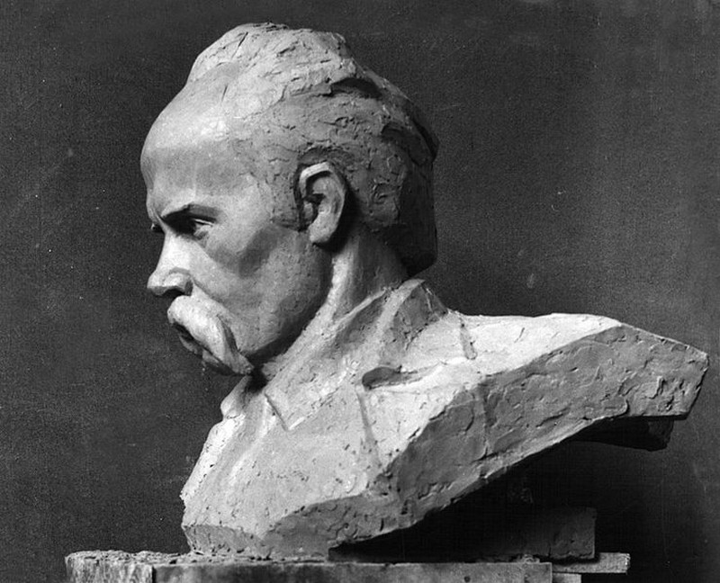 Фотографія погруддя Т.Г.Шевченку