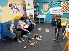 МАЛЯТА ВЧАТЬСЯ СОРТУВАТИ