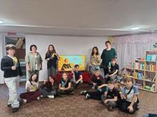 УЧАСНИКИ МАЙСТЕРКИ IЗ СВОЇМИ ВИРОБАМИ - ПЕРАМИ